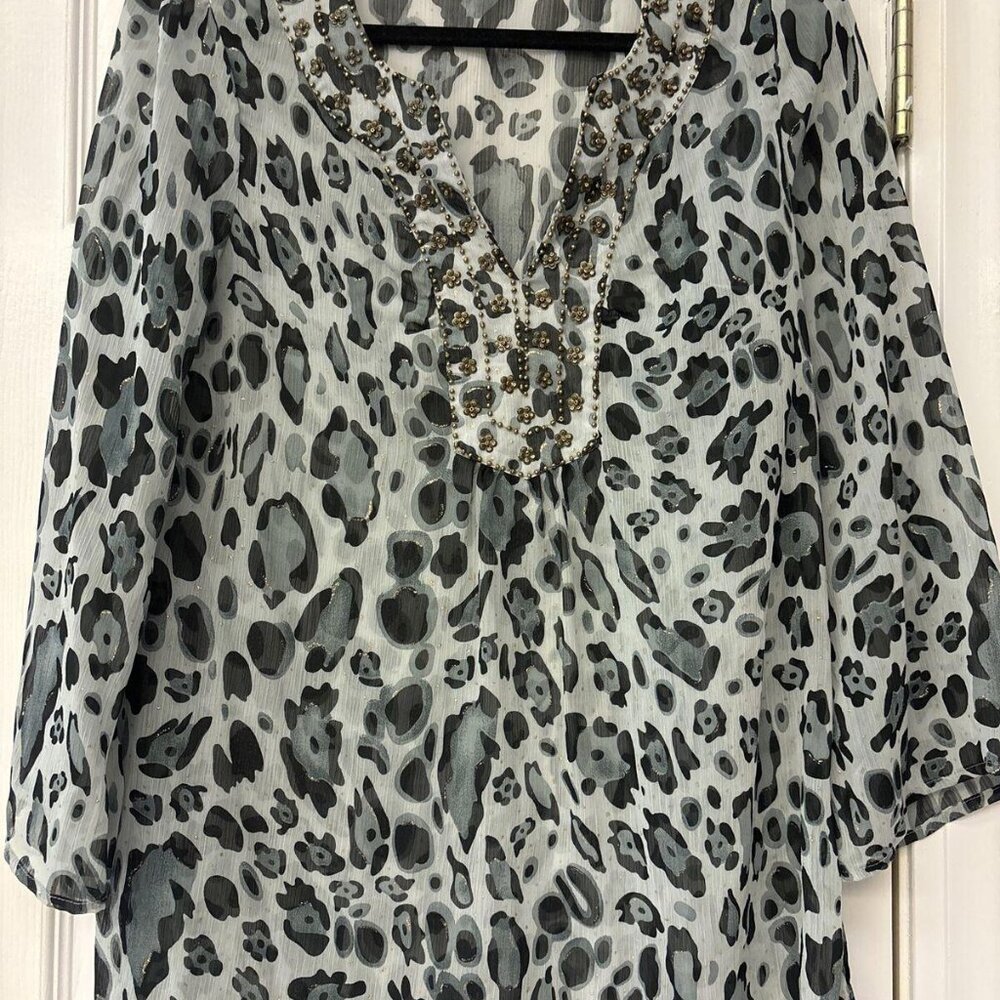 MUSHKABY SIENNA ROSE INC. LEOPARD PRONT EMBELLISHED TUNIC. BEADED. SIZE SMALL
